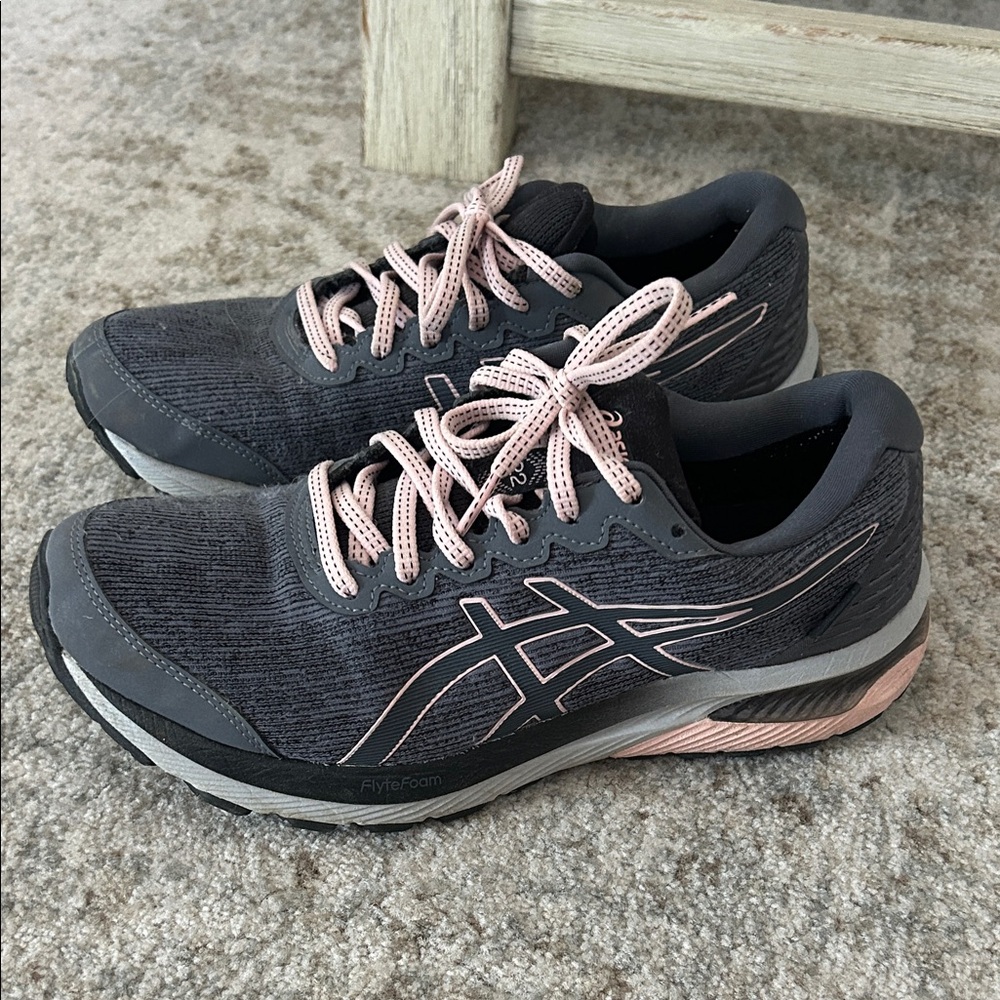 ASICS Women's goretex gel cumulus Athletic Shoes - Gray and Pink
